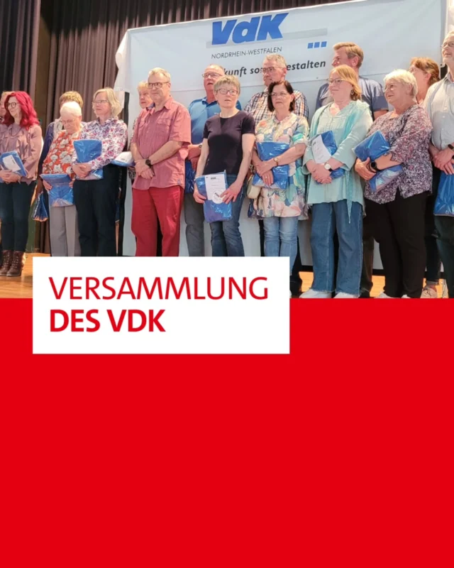 Jahreshauptversammlung des @vdk_deutschland Lünen

Ein inspirierender Abend voller Gemeinschaft und Engagement! 💙 Glückwunsch an die Jubilare, die für ihre langjährige Treue zum VdK geehrt wurden. Ihr Einsatz für Solidarität und soziale Gerechtigkeit zeigt, wie wichtig Zusammenhalt ist.

Der VdK macht deutlich: Verantwortung übernehmen und füreinander da sein – das stärkt unsere Gesellschaft! 🙌

Danke an die Vorsitzende Angela Nowak für die Einladung ✌🏻

 #VdK #Solidarität #Gemeinschaft #Zusammenhalt