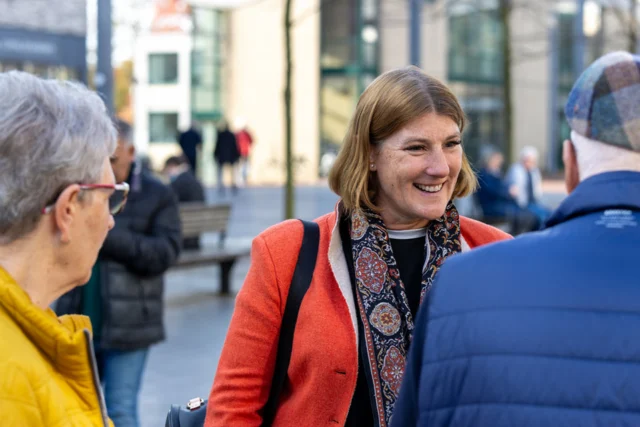 Nah dran, mitten in Lünen. 

Nah dran, mitten in Lünen. Ich möchte wissen, was euren Alltag leichter macht – oder schwerer. Denn genau darum geht’s: Politik muss echte Probleme lösen.  Sprecht mich gerne an, wo auch immer wir uns begegnen. Ich bin da.

#MartinafürLünen #Teammartina #alltag #Politikfüreurenalltag #spd